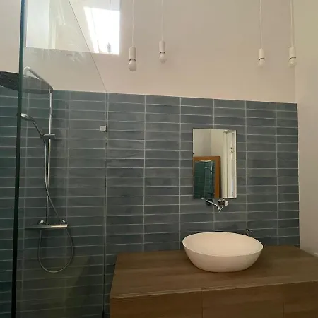 Bright And Airy 65 Sqm In Old Town Steps Away *