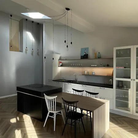 Bright And Airy 65 Sqm In Old Town Steps Away Вильнюс