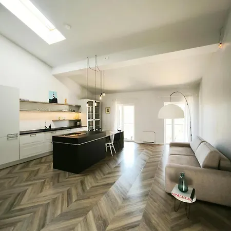 Bright And Airy 65 Sqm In Old Town Steps Away شقة فيلنيوس