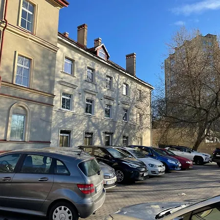 Bright And Airy 65 Sqm In Old Town Steps Away Vilnius